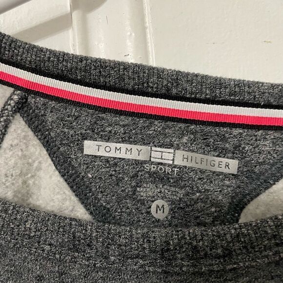 Tommy Hilfiger long sleeve sweatshirt - Picture 4 of 6